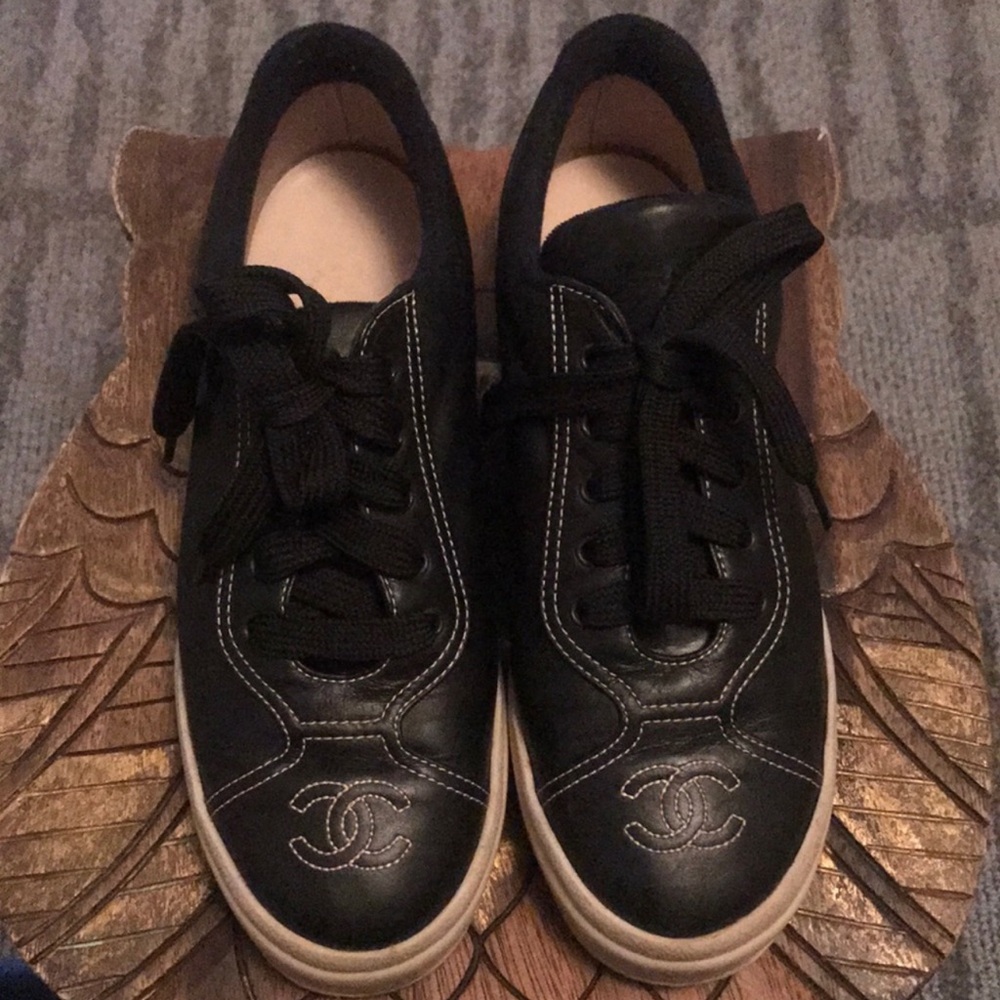 ❤️Vintage pre love Chanel bowling sneaker